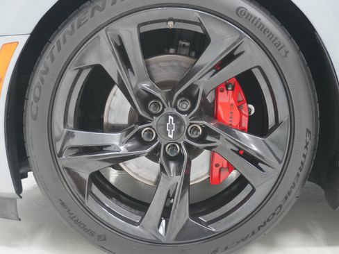 Used 2021 Chevrolet Camaro SS RWD image 33