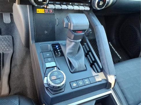 Used 2025 Toyota Tacoma TRD Off-Road w/ TRD Off Road Premium Package image 25