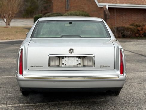 Used 1999 Cadillac De Ville D'Elegance image 4