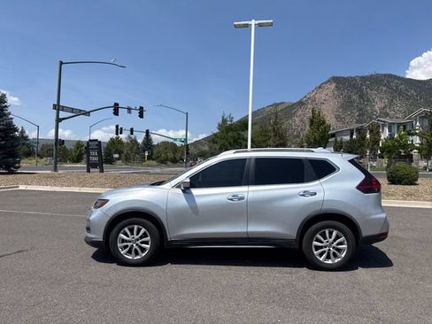 Used 2018 Nissan Rogue SV FWD image 6