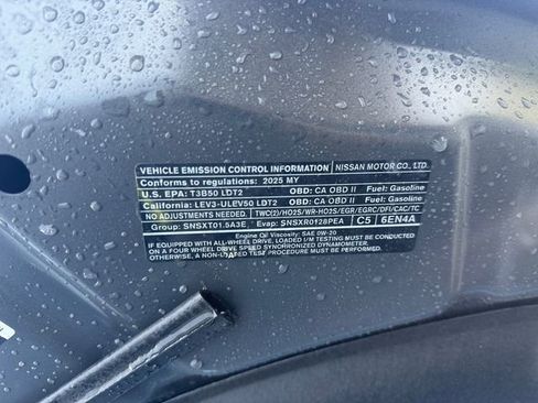 Used 2025 Nissan Rogue SV image 27