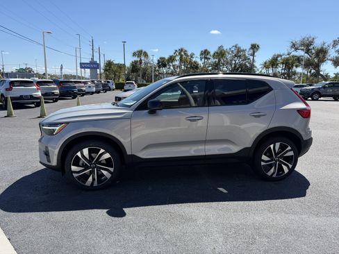 Certified 2024 Volvo XC40 B5 Plus w/ Protection Package Premier image 6