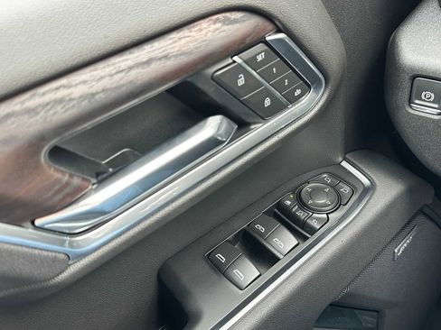 New 2026 GMC Sierra 2500 SLT w/ SLT Convenience Package image 32