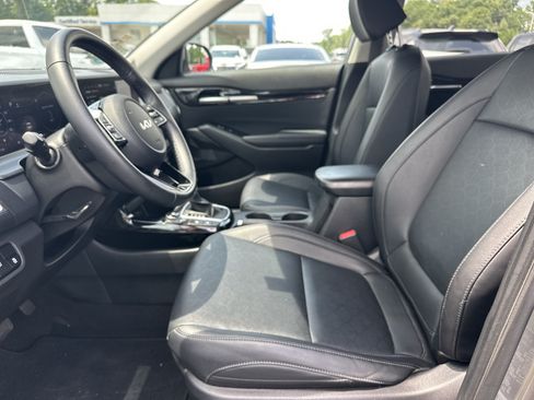 Used 2024 Kia Seltos EX FWD image 10