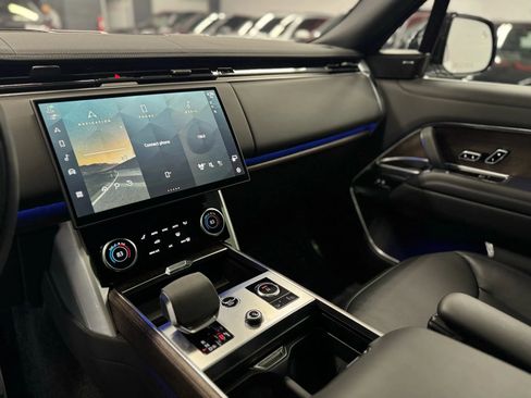 Used 2023 Land Rover Range Rover SE image 17