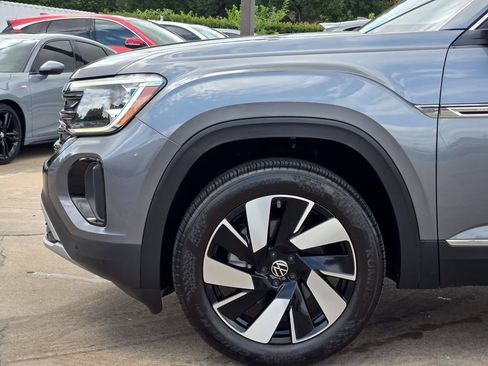 Used 2024 Volkswagen Atlas Cross Sport SEL AWD/4WD image 13