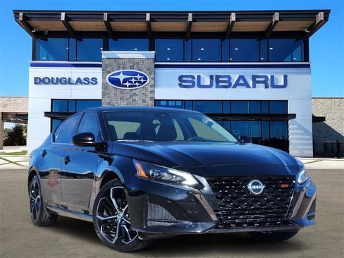 Used 2024 Nissan Altima 2.5 SR image 1