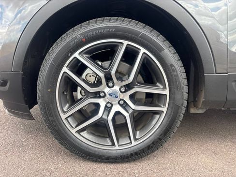 Used 2019 Ford Explorer Sport w/ Equipment Group 401A AWD/4WD image 36