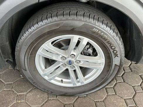 Used 2023 Ford Explorer XLT w/ Equipment Group 202A AWD/4WD image 6