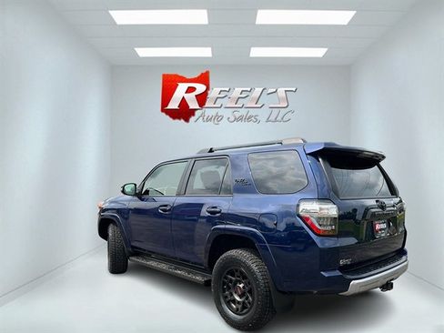 Used 2021 Toyota 4Runner TRD Off-Road Premium w/ Moonroof Package AWD/4WD image 11