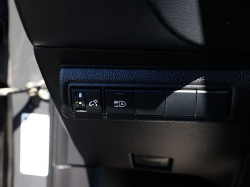 Used 2023 Toyota Corolla LE image 47