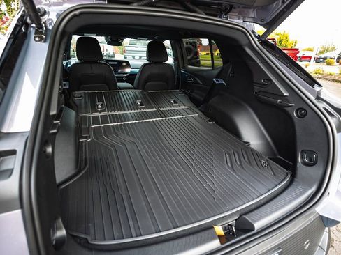 New 2026 Chevrolet Equinox EV LT image 24