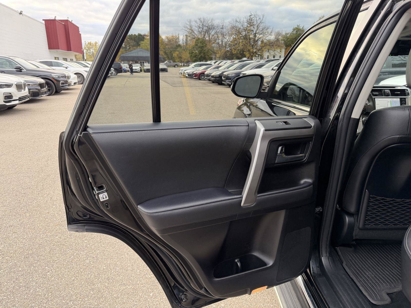 Used 2022 Toyota 4Runner Limited AWD/4WD image 21