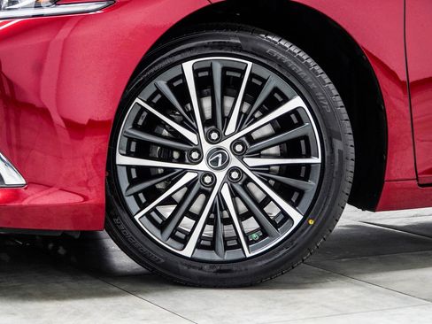 Used 2025 Lexus ES 350 w/ Premium Package FWD image 6