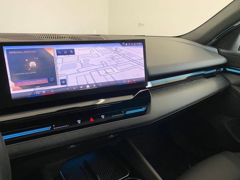 Used 2025 BMW 530i xDrive w/ M Sport Package image 25