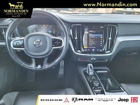 Used 2019 Volvo S60 T8 R-Design AWD/4WD image 7