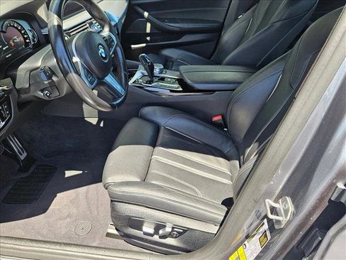 Used 2019 BMW 530e w/ M Sport Package RWD image 15