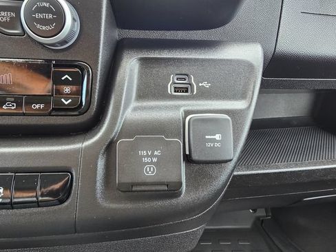 Used 2025 RAM ProMaster 2500 FWD image 17