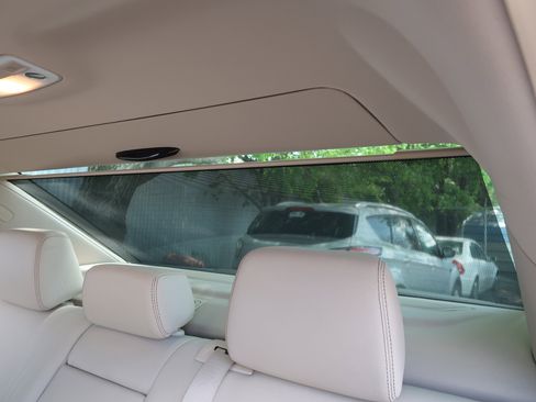 Used 2014 Mercedes-Benz E 550 4MATIC Sedan image 42