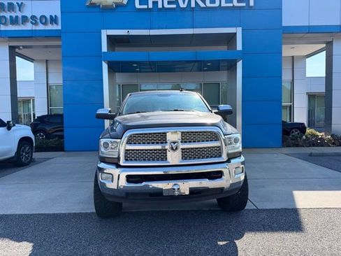 Used 2017 RAM 2500 Laramie AWD/4WD image 2