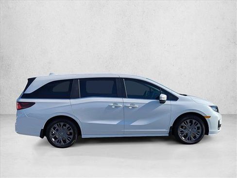 New 2026 Honda Odyssey Touring image 4
