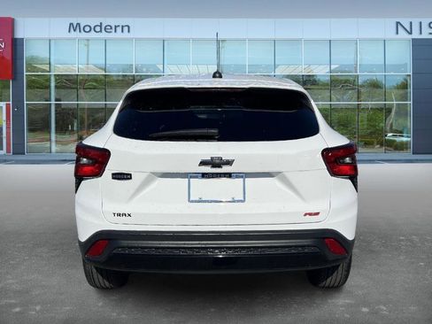 Used 2024 Chevrolet Trax RS image 6