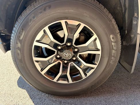 Used 2023 Toyota Tacoma TRD Sport AWD/4WD image 29