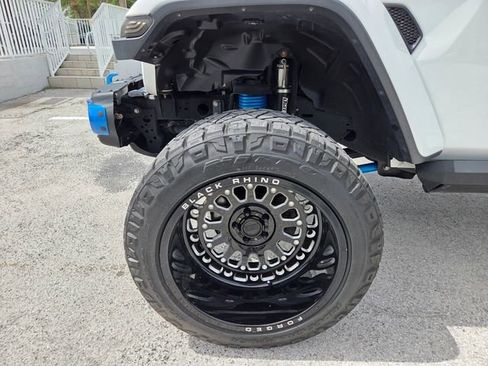 Certified 2020 Jeep Gladiator Rubicon AWD/4WD image 11