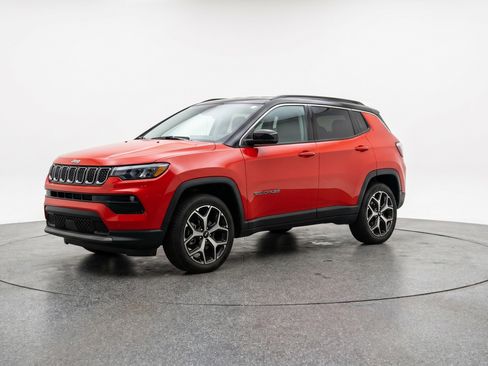 Used 2025 Jeep Compass Limited AWD/4WD image 3