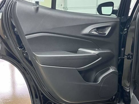 Used 2025 Chevrolet Trax LS FWD image 19