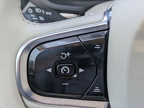 Used 2024 Volvo XC60 T8 Plus w/ Climate Package AWD/4WD image 17