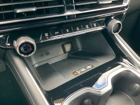 New 2026 Chevrolet Traverse LT AWD/4WD image 25