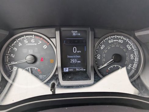 Used 2016 Toyota Tacoma TRD Off-Road w/ Towing Package image 25