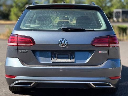 Used 2019 Volkswagen Golf S AWD/4WD image 4