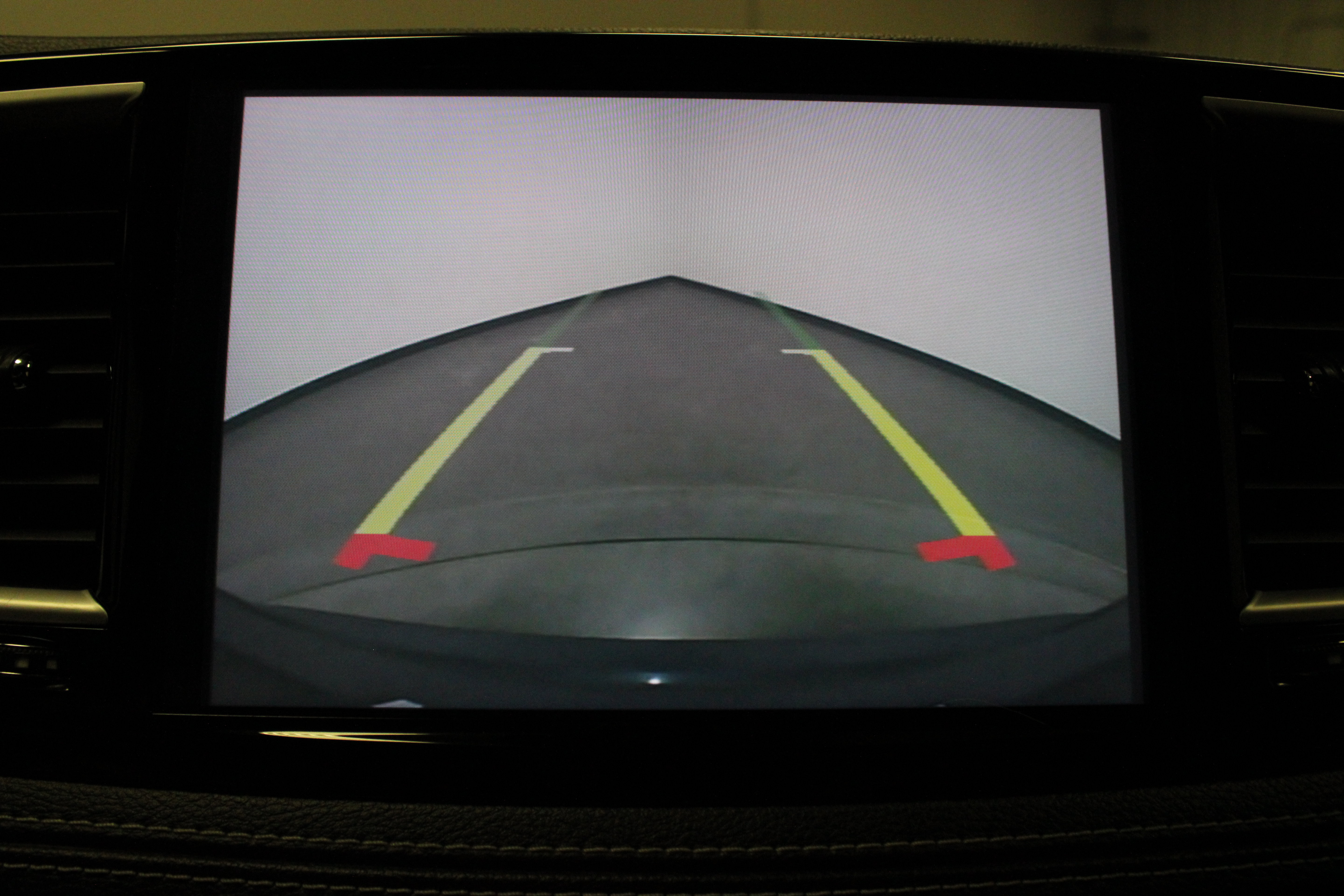 Used 2025 Chrysler Pacifica Limited FWD image 29