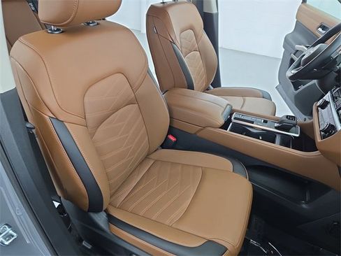 Certified 2025 Nissan Pathfinder Platinum w/ Cargo Package image 10