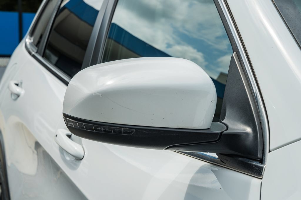 Used 2019 Jeep Cherokee Limited AWD/4WD image 16