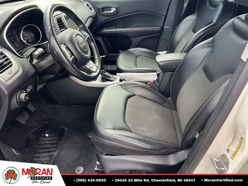 Used 2018 Jeep Compass Latitude w/ Popular Equipment Group AWD/4WD image 17