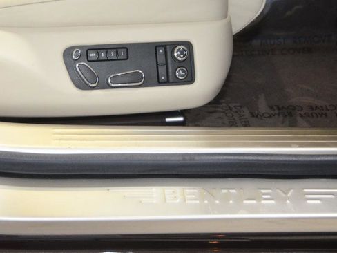 Used 2015 Bentley Flying Spur V8 image 23