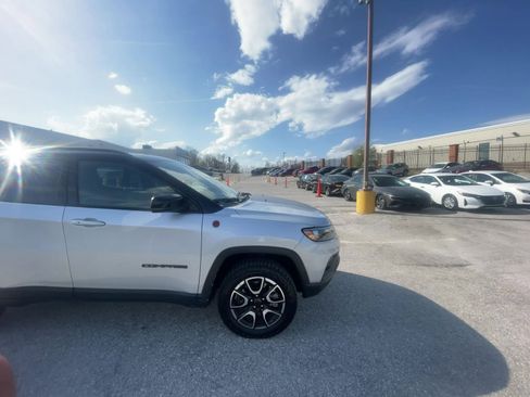 Used 2025 Jeep Compass Trailhawk image 16