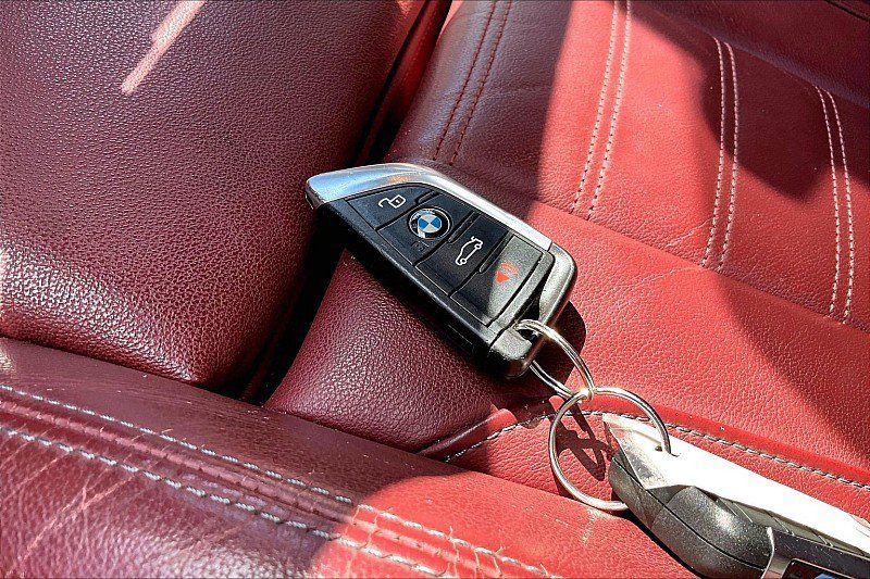 Used 2021 BMW 430i Coupe w/ M Sport Package RWD image 8