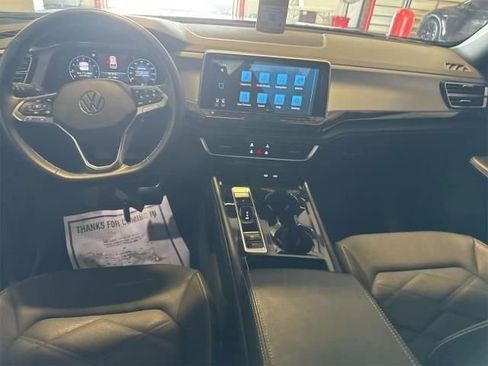 Used 2023 Ford Expedition Max XLT image 15