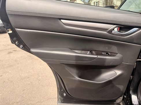 Used 2017 MAZDA CX-5 Touring image 8