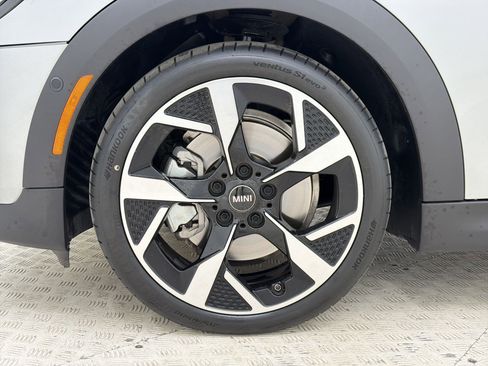 Certified 2025 MINI Cooper S FWD image 12
