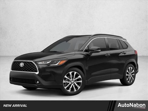 Used 2022 Toyota Corolla Cross LE image 1