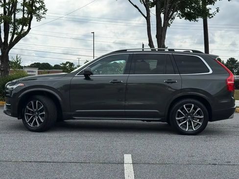 Used 2018 Volvo XC90 T6 Momentum w/ Protection Package Plus AWD/4WD image 4
