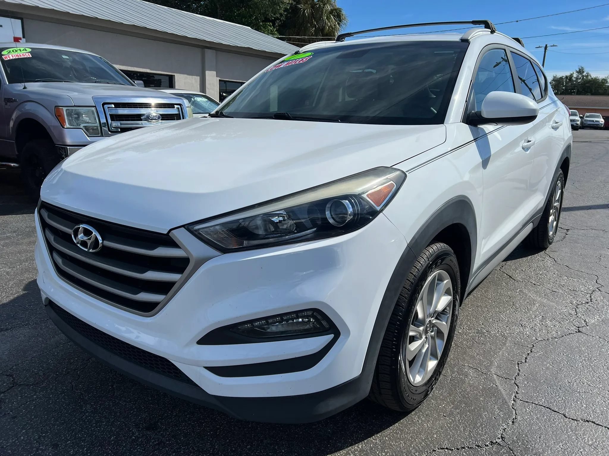 Used 2017 Hyundai Tucson SE w/ SE Popular Package 02 FWD image 2