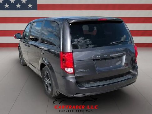 Used 2018 Dodge Grand Caravan SE FWD image 6