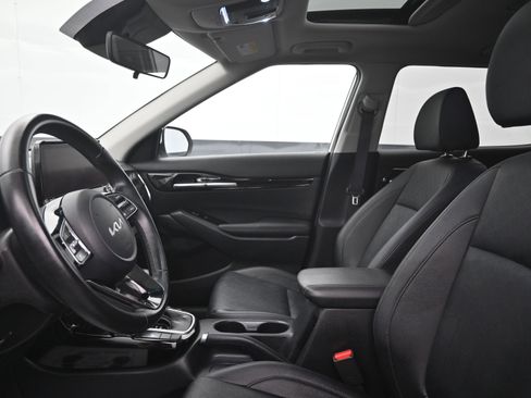 Used 2022 Kia Seltos EX image 10