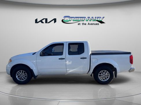 Used 2014 Nissan Frontier SV w/ SV Value Truck Package image 2